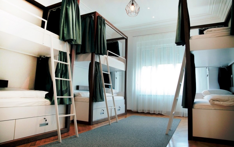 Karavan Inn 4